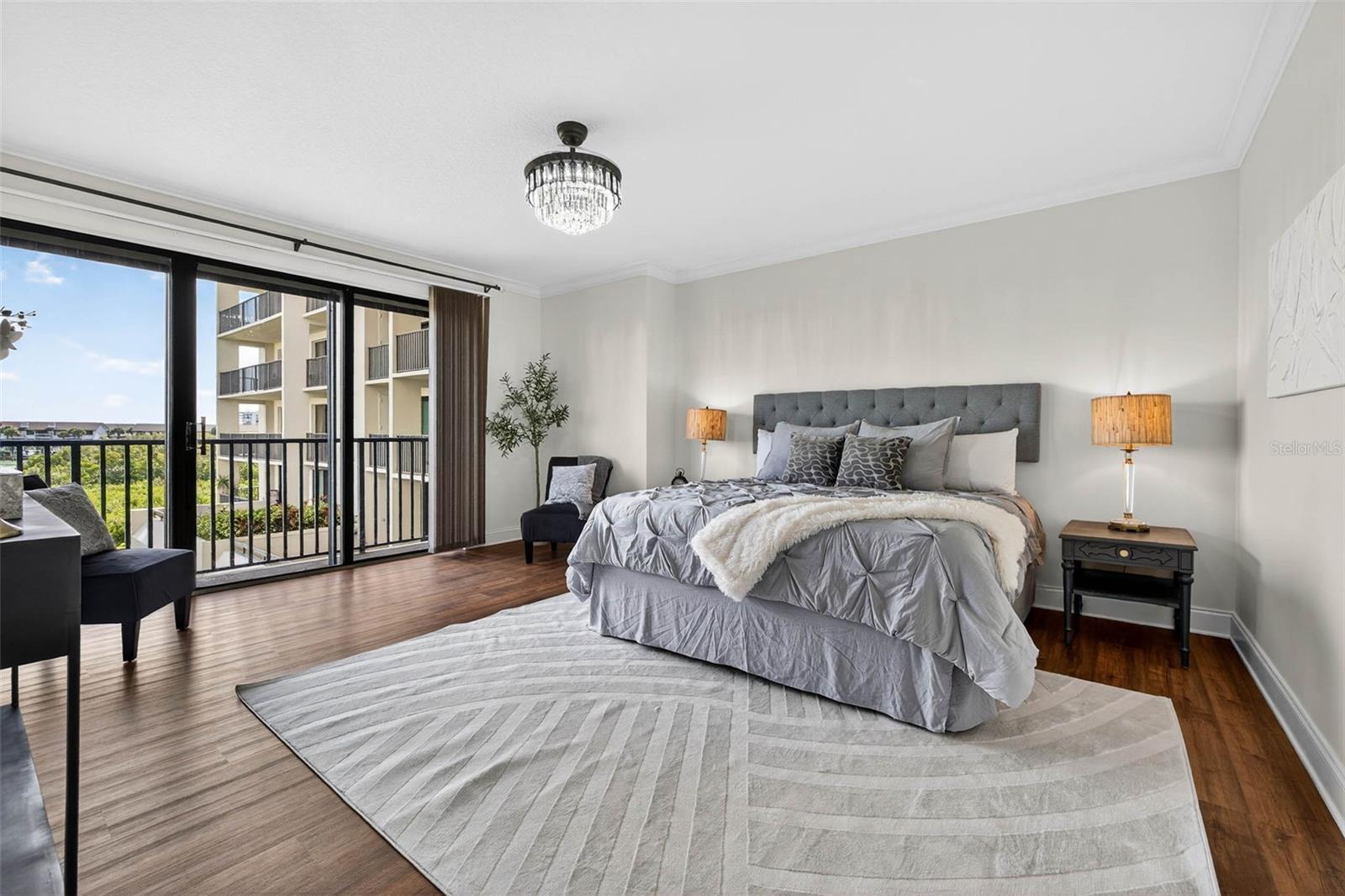 Image 15 of 35 For 1501 Gulf Boulevard 205