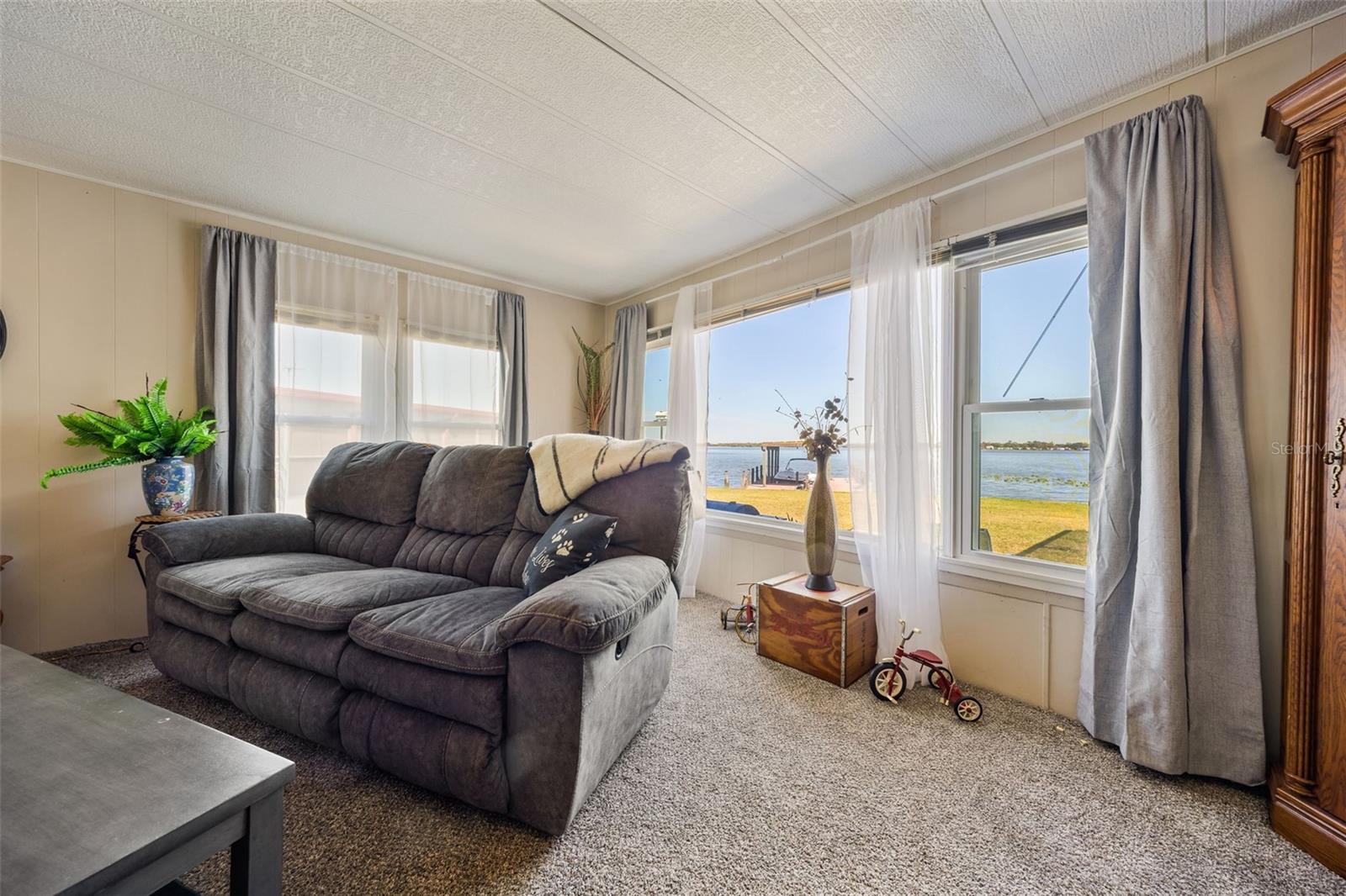 Image 4 of 48 For 121 Bonnie Drive