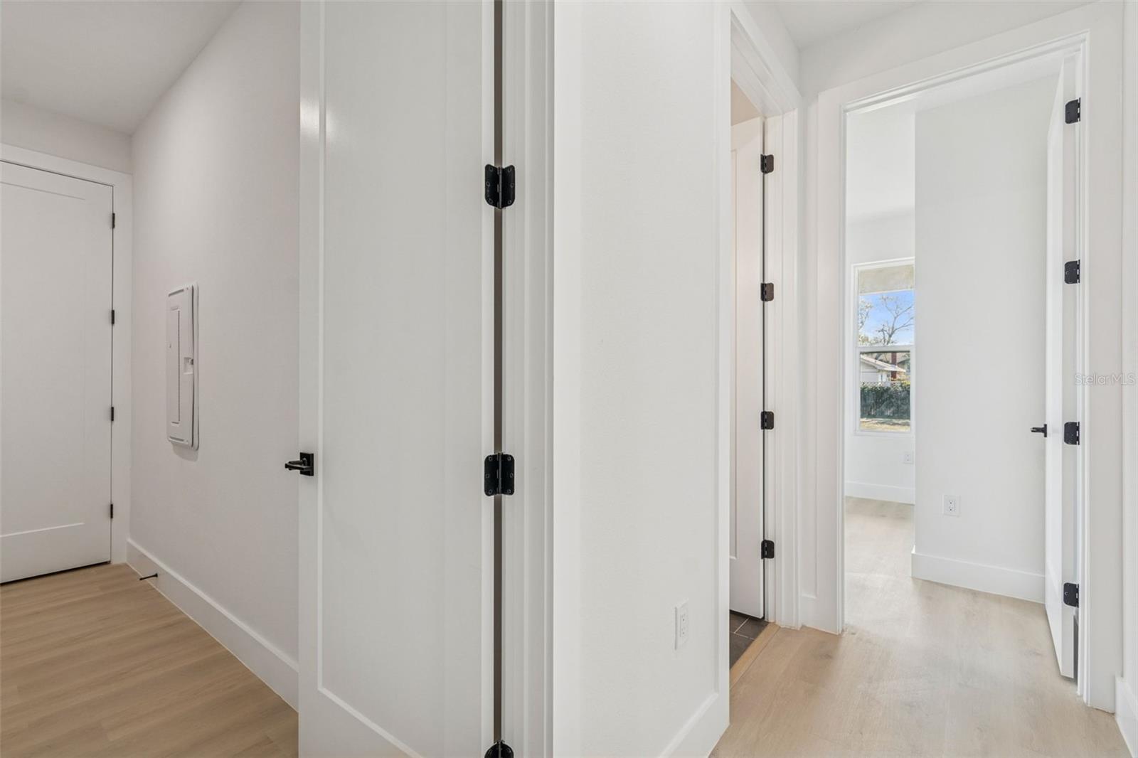 Listing photo id 24 for 1517 27th Avenue