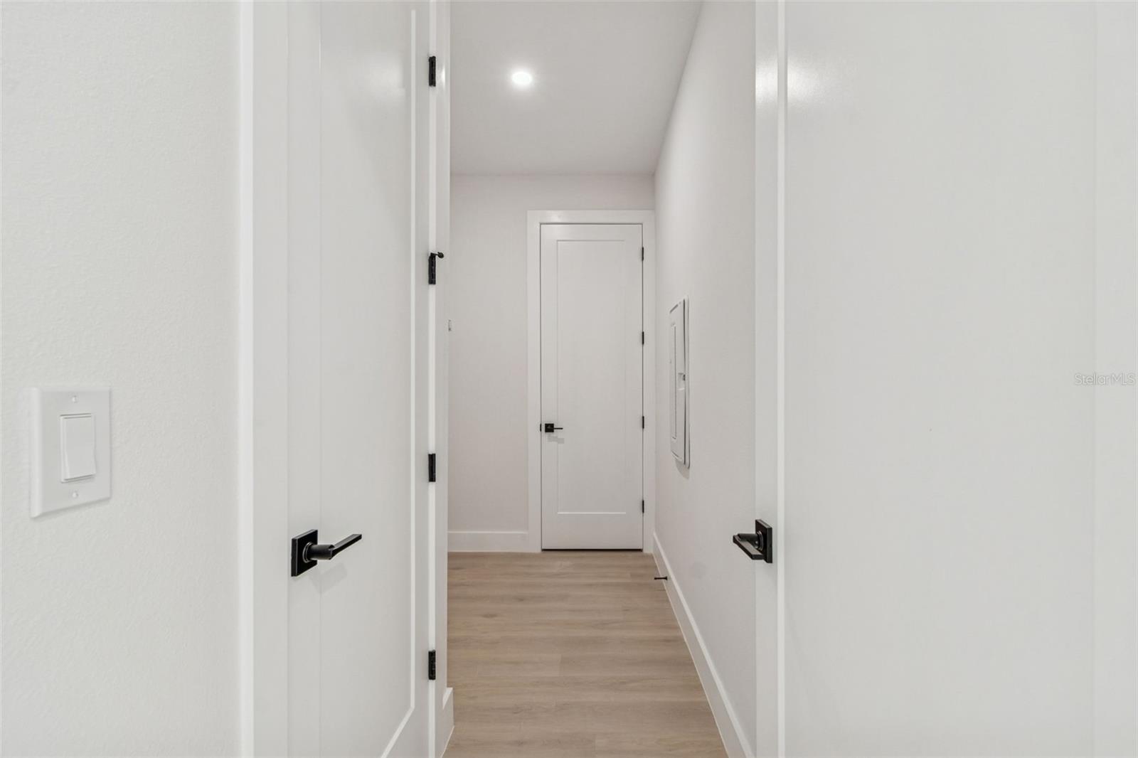 Listing photo id 26 for 1517 27th Avenue