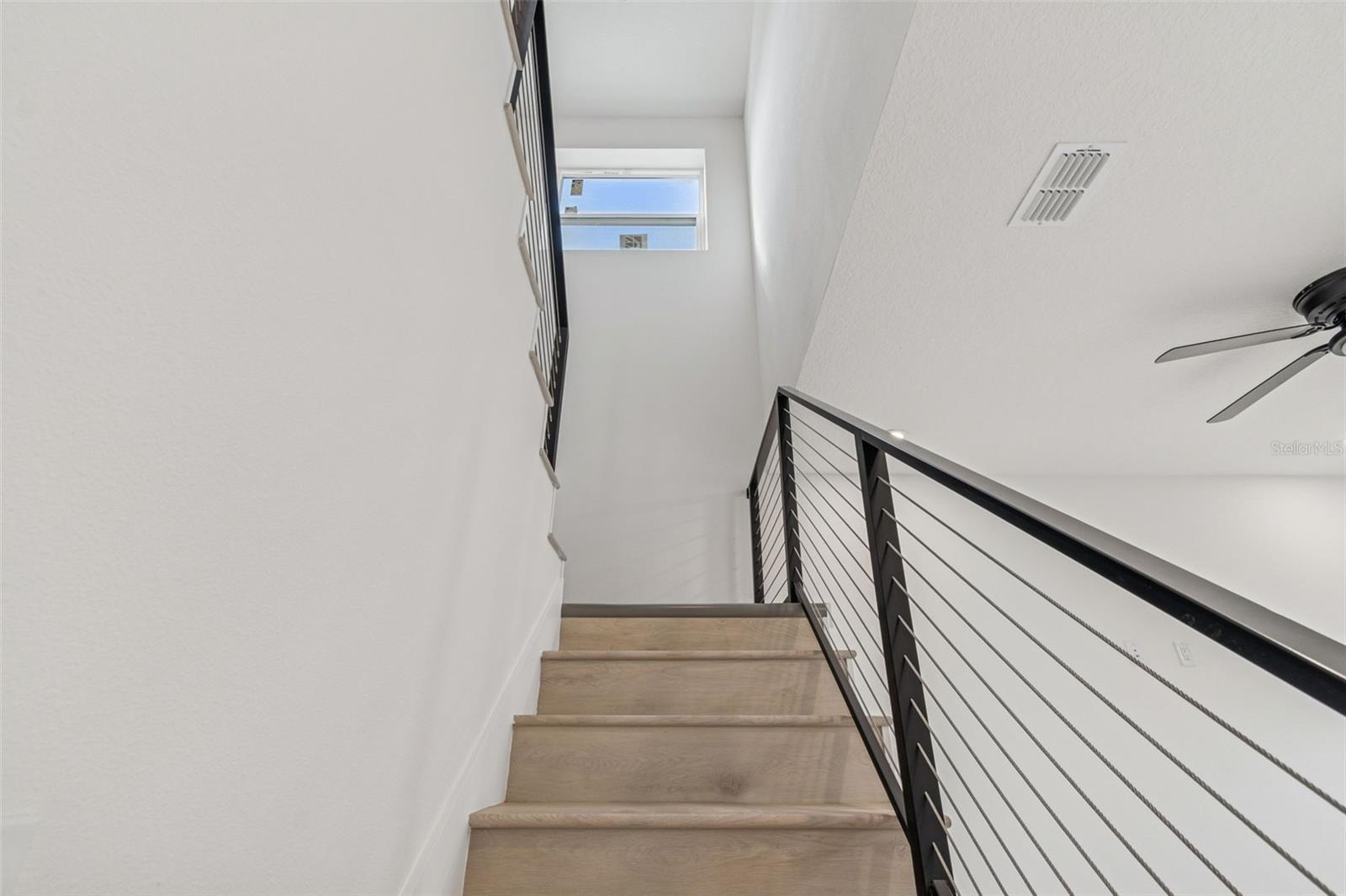 Listing photo id 36 for 1517 27th Avenue