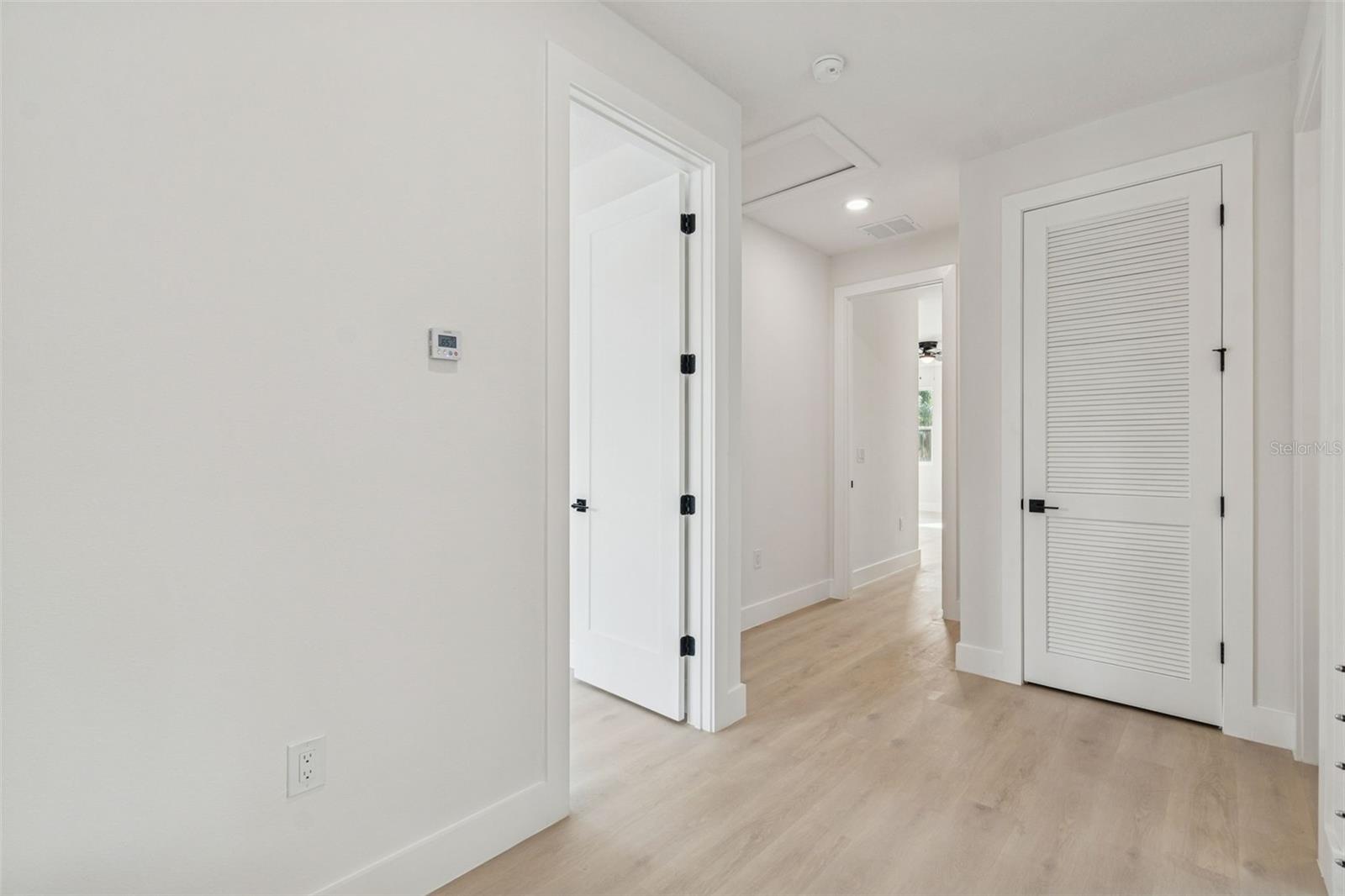 Listing photo id 40 for 1517 27th Avenue