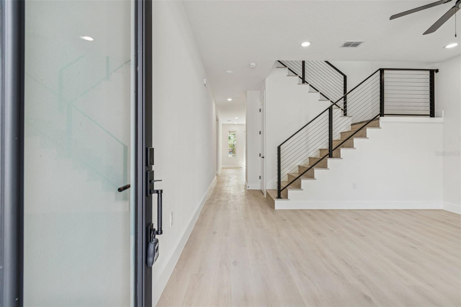 Listing photo id 3 for 1517 27th Avenue