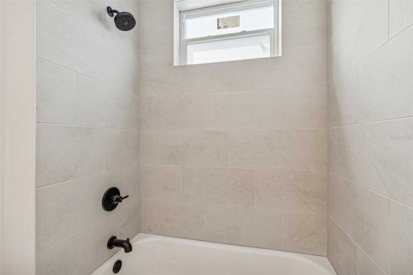 Listing photo id 50 for 1517 27th Avenue