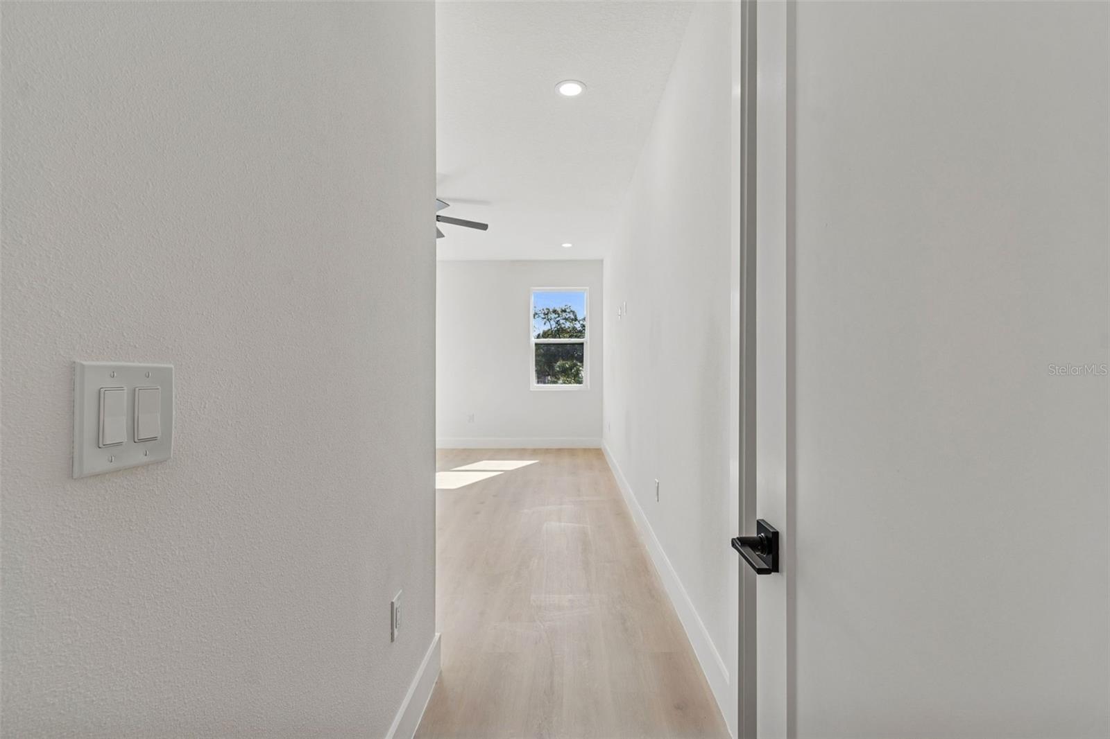 Listing photo id 52 for 1517 27th Avenue