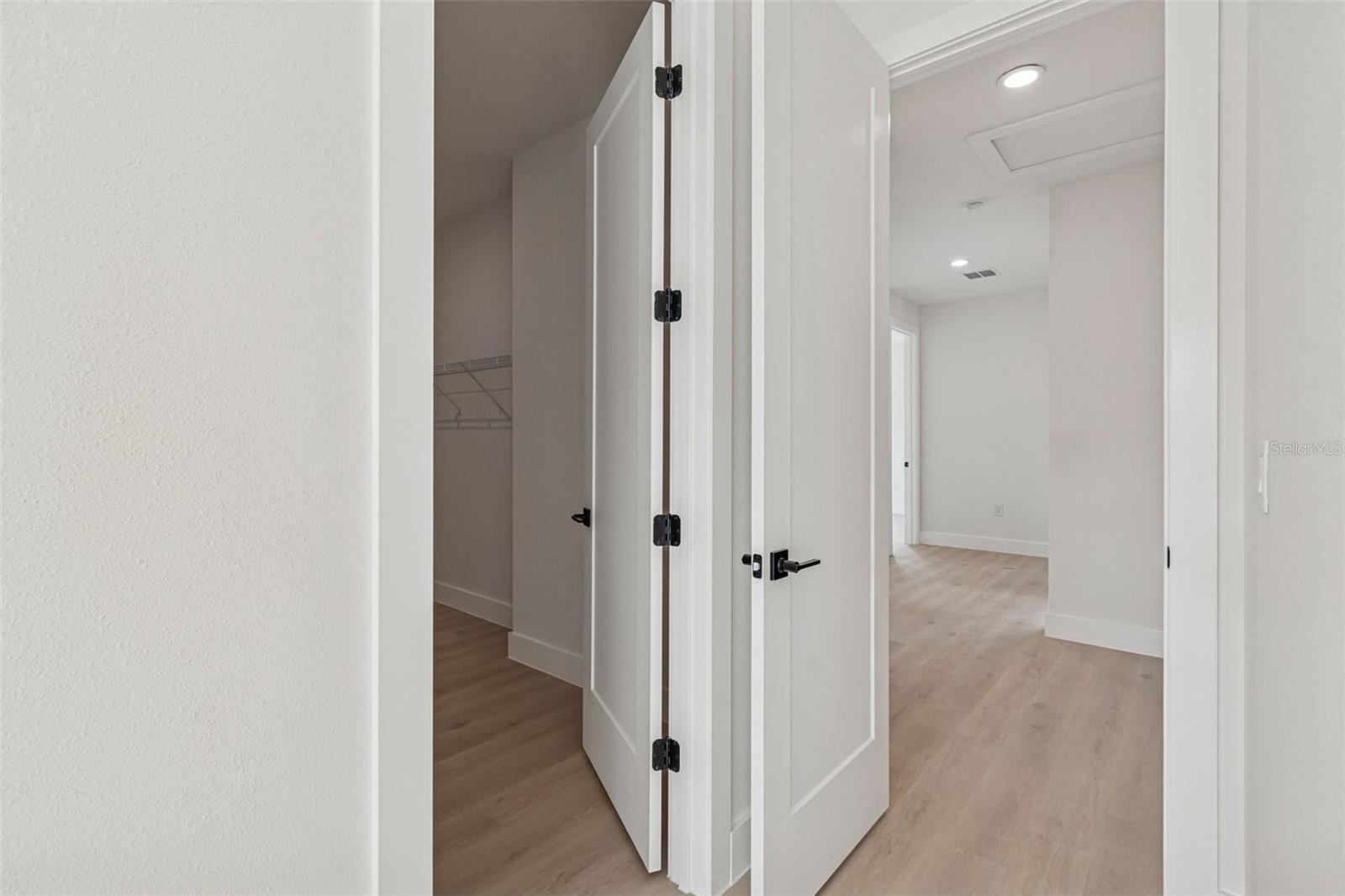 Listing photo id 53 for 1517 27th Avenue