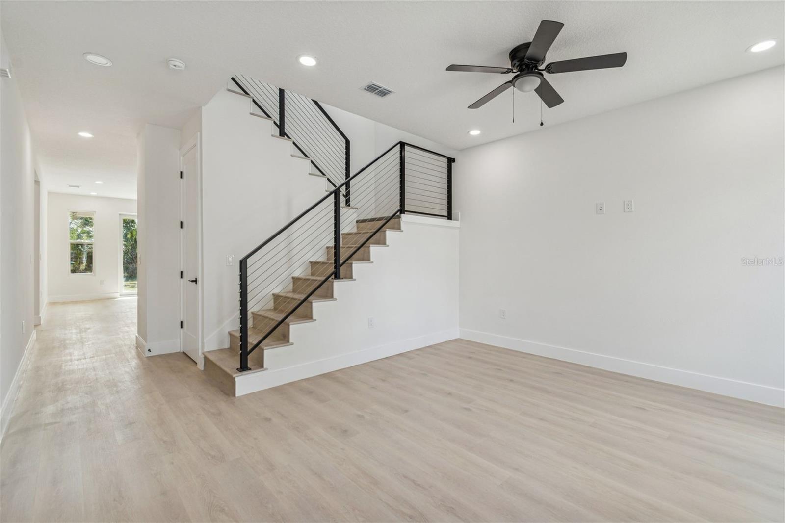 Listing photo id 4 for 1517 27th Avenue