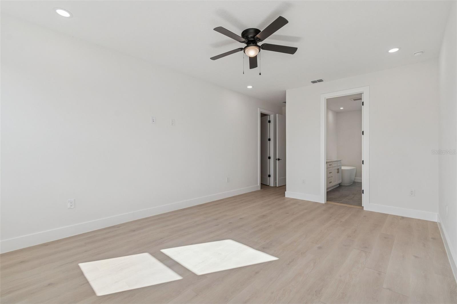 Listing photo id 59 for 1517 27th Avenue