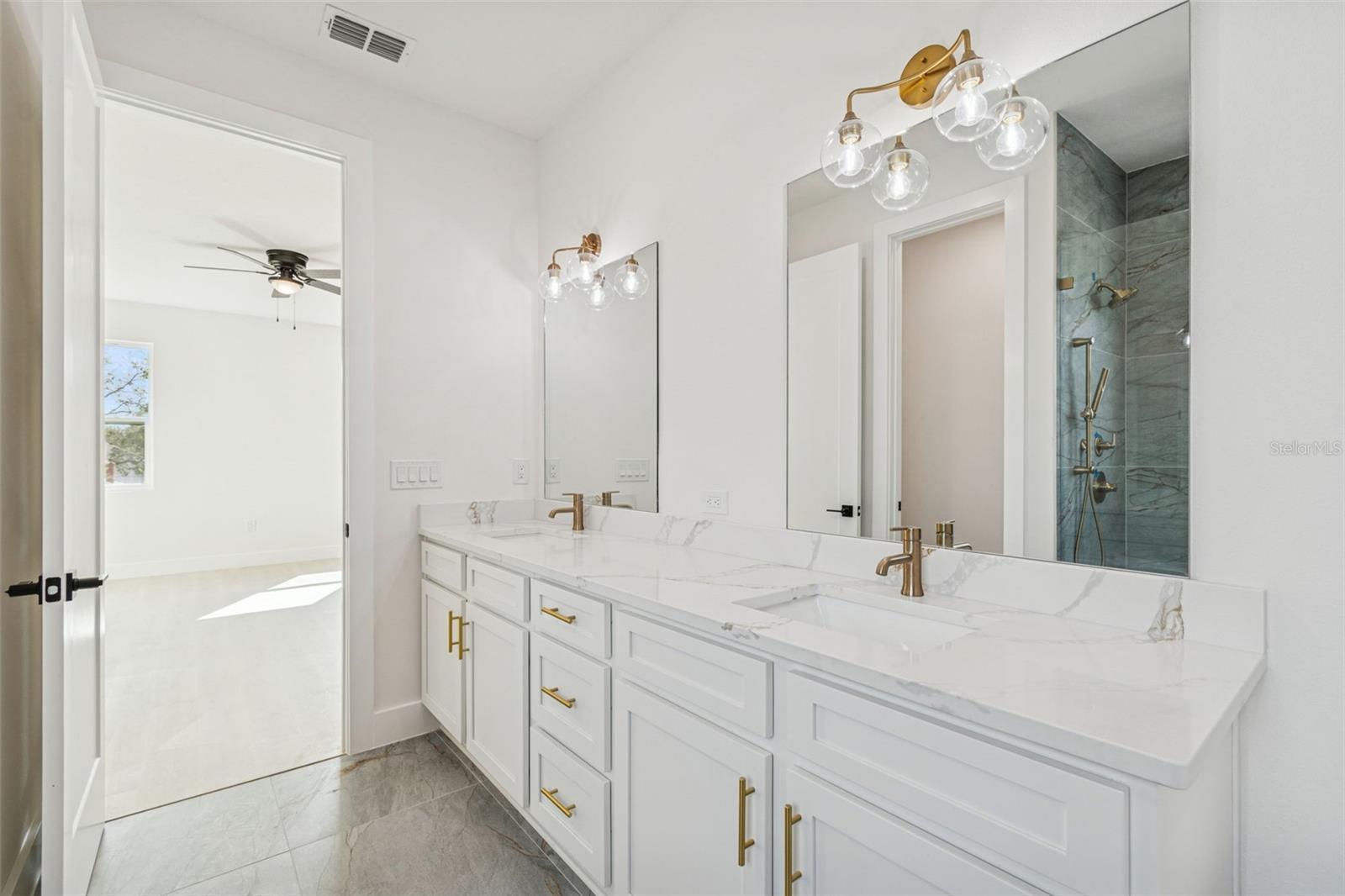 Listing photo id 63 for 1517 27th Avenue