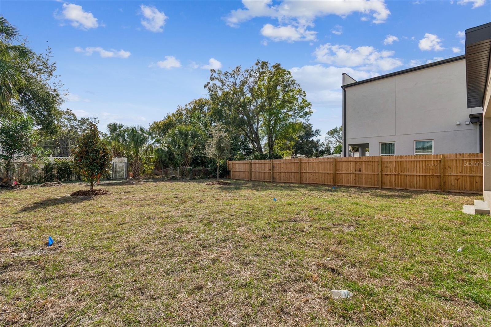 Listing photo id 74 for 1517 27th Avenue