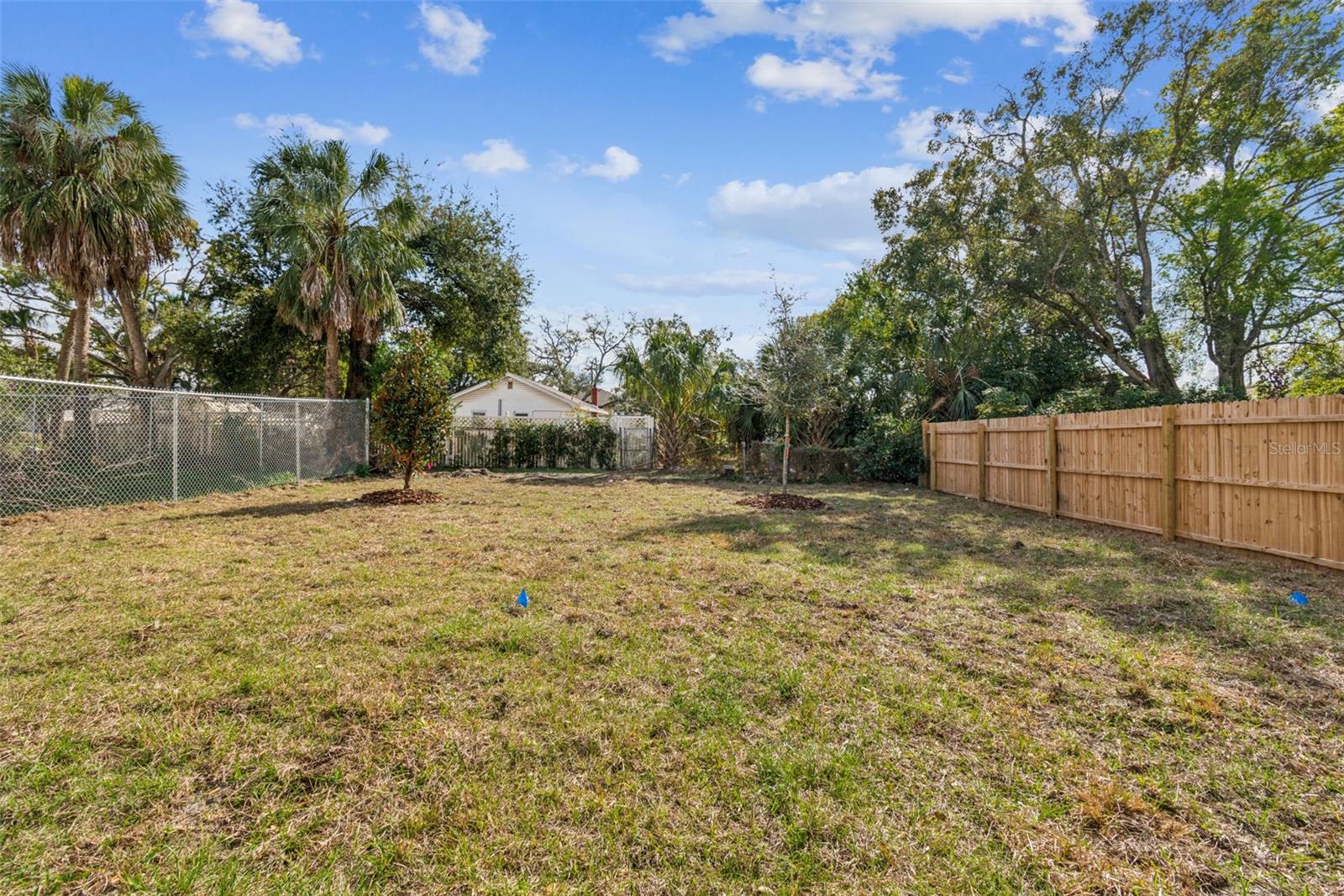 Listing photo id 79 for 1517 27th Avenue