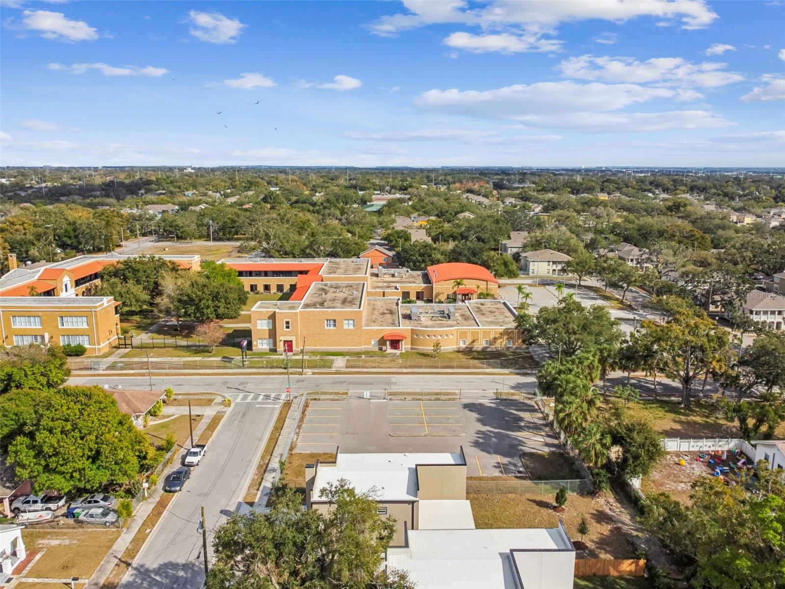 Listing photo id 87 for 1517 27th Avenue