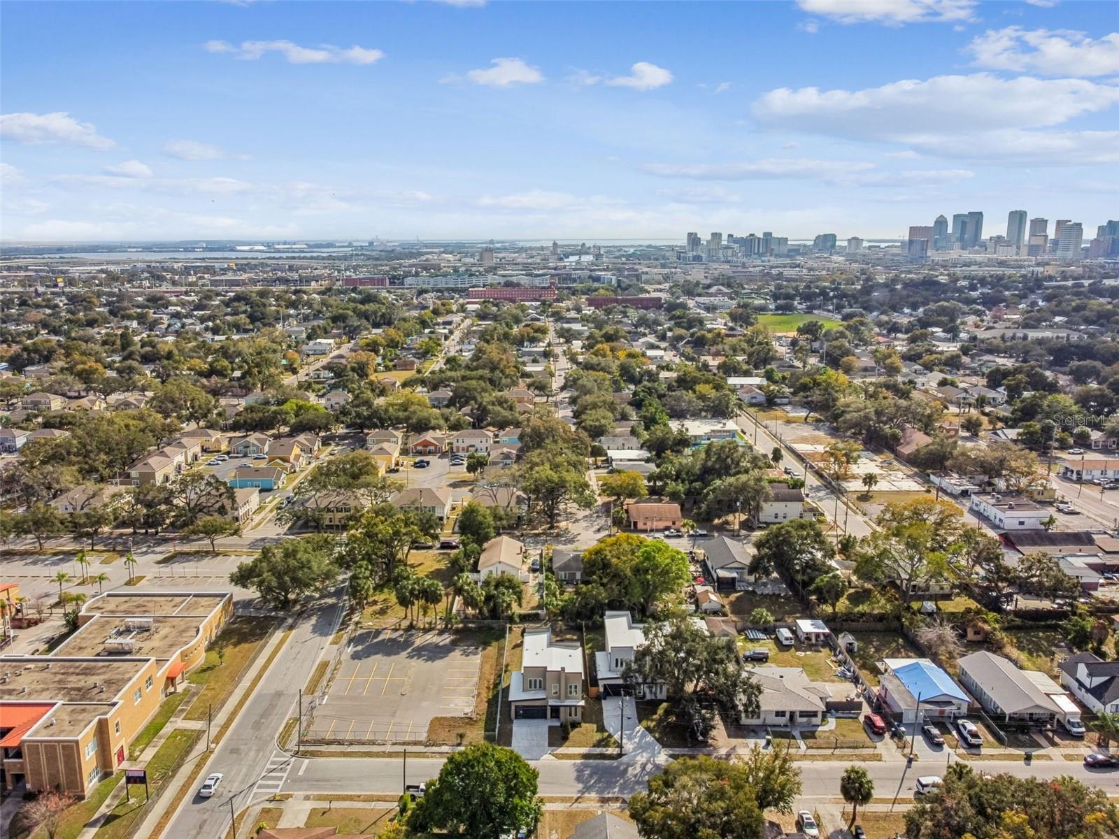 Listing photo id 92 for 1517 27th Avenue