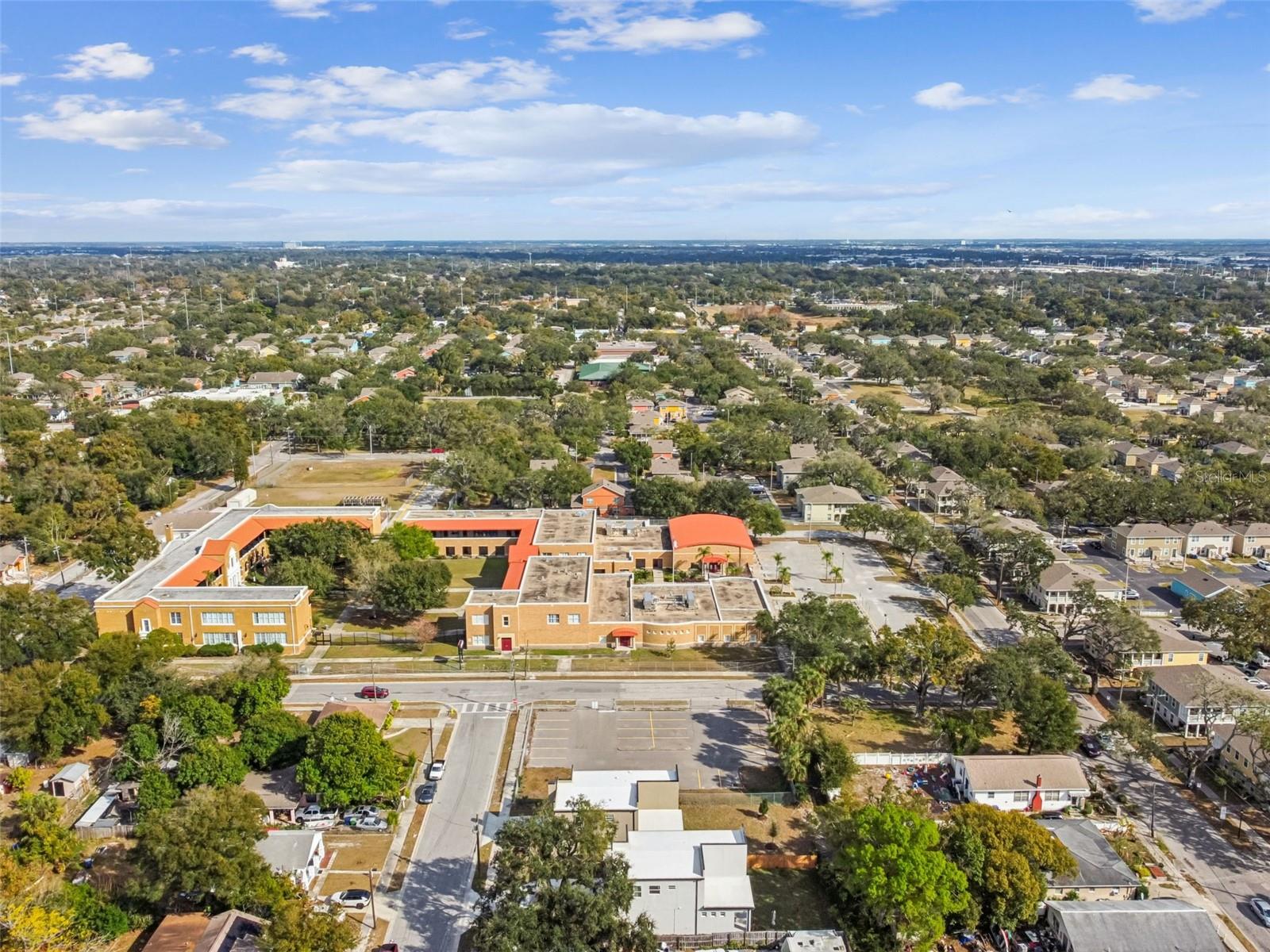 Listing photo id 93 for 1517 27th Avenue