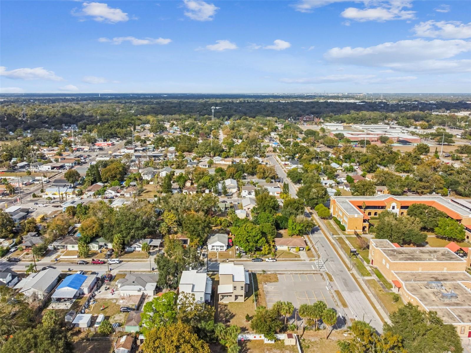 Listing photo id 94 for 1517 27th Avenue