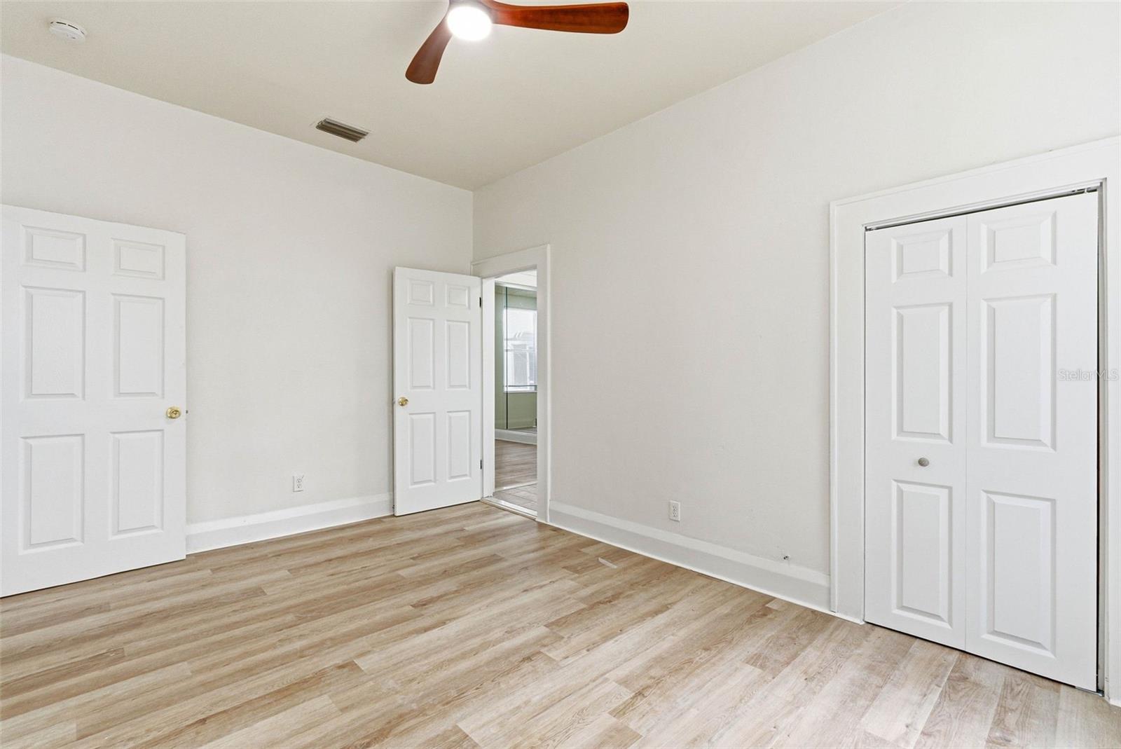 Image 16 of 51 For 1706 4th Avenue E