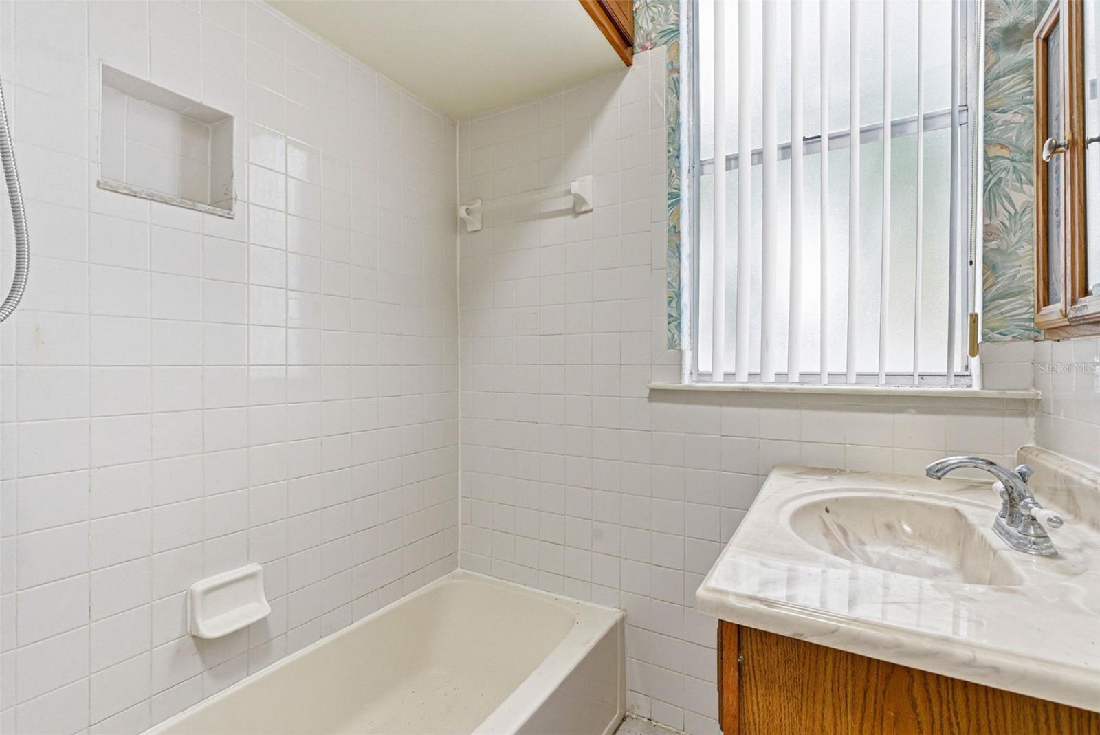 Image 25 of 51 For 1706 4th Avenue E