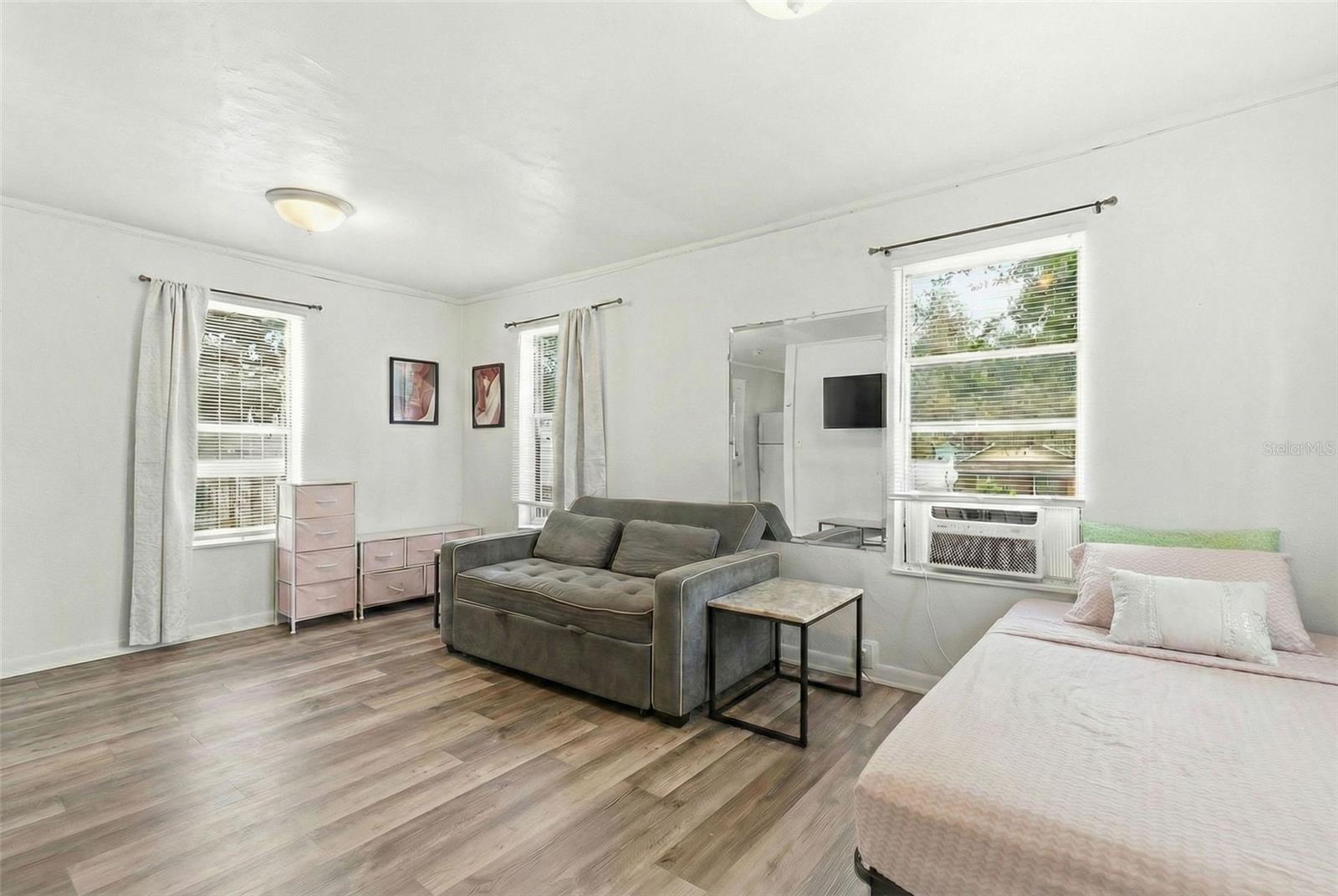 Image 28 of 51 For 1706 4th Avenue E