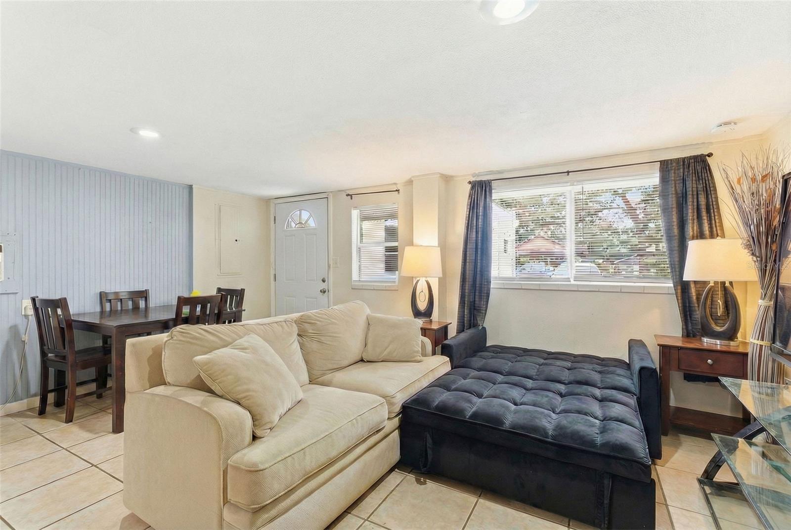 Image 35 of 51 For 1706 4th Avenue E