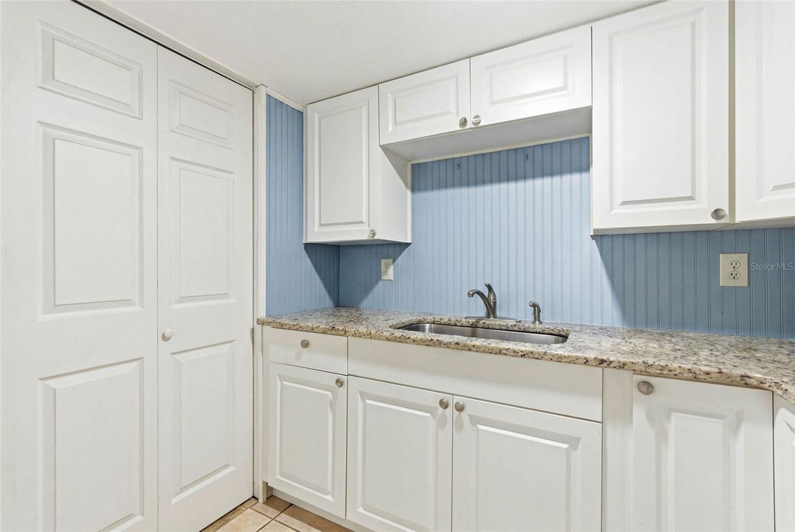 Image 39 of 51 For 1706 4th Avenue E