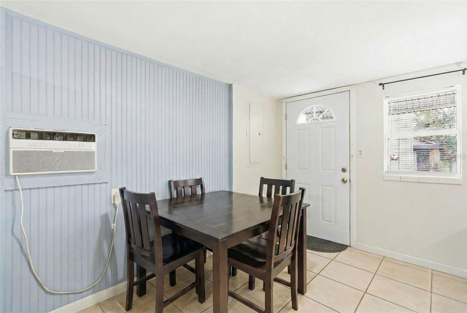 Image 41 of 51 For 1706 4th Avenue E