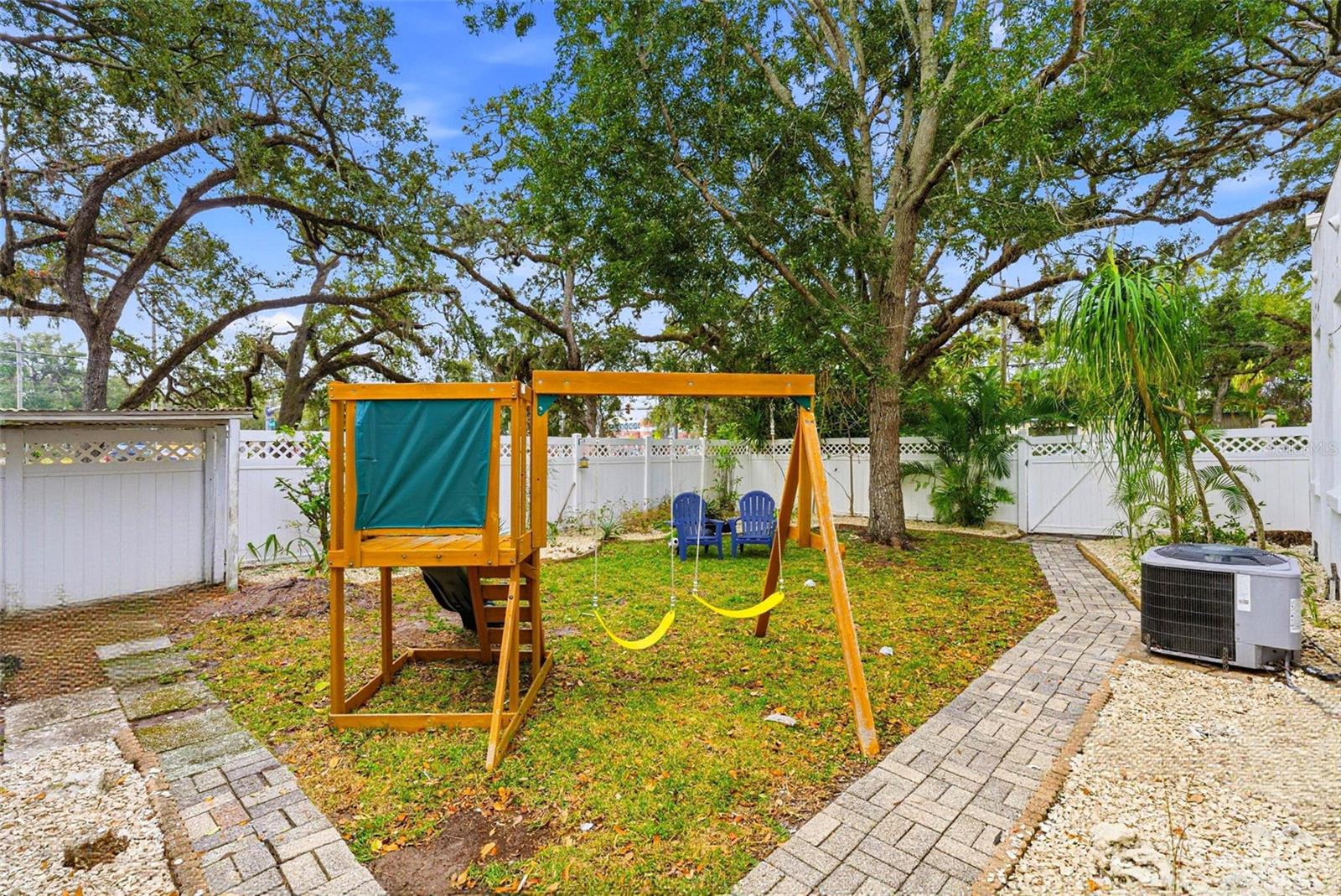 Image 42 of 51 For 1706 4th Avenue E