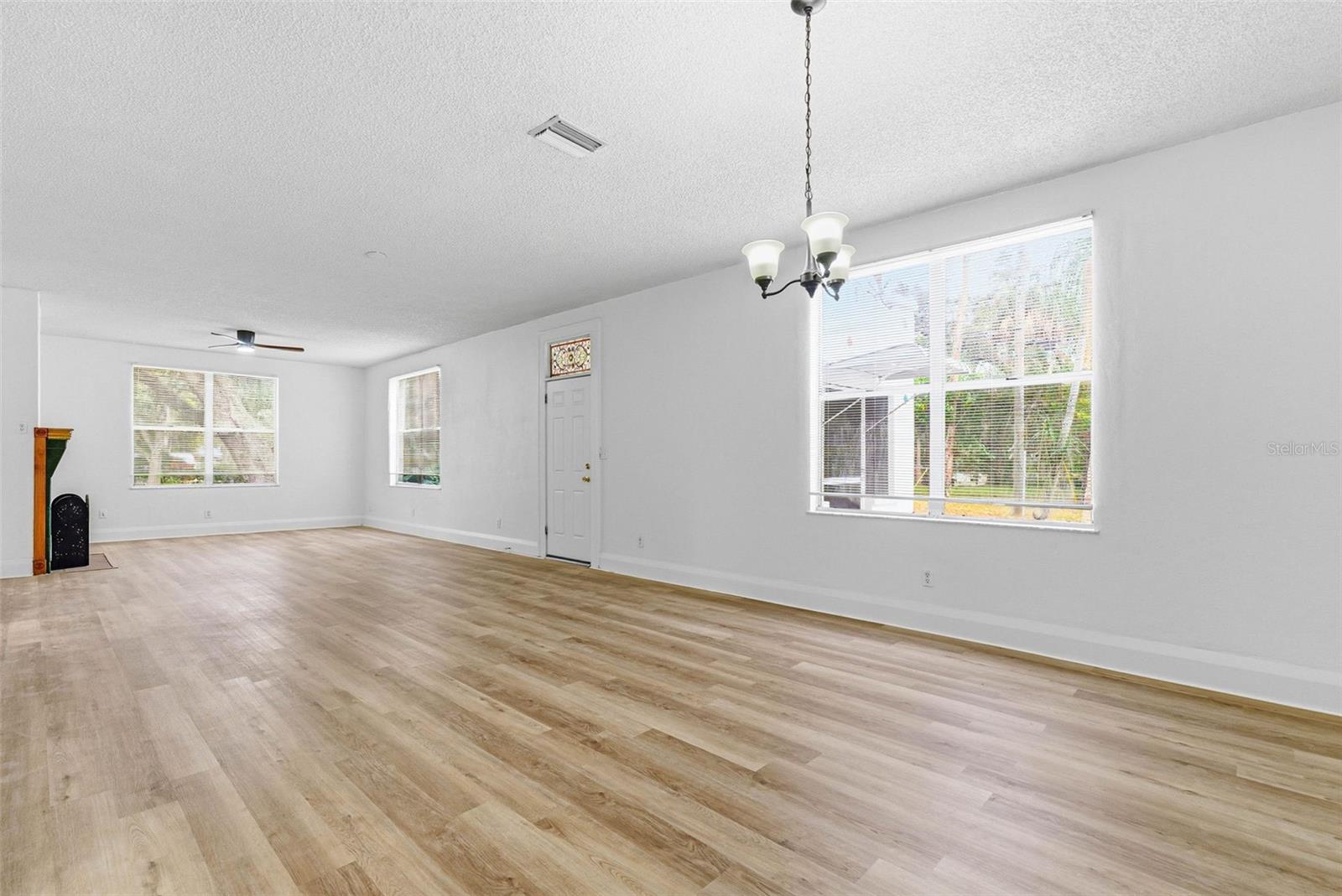 Image 6 of 51 For 1706 4th Avenue E