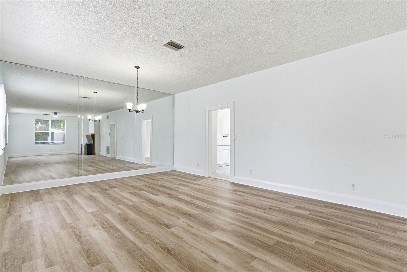 Image 9 of 51 For 1706 4th Avenue E