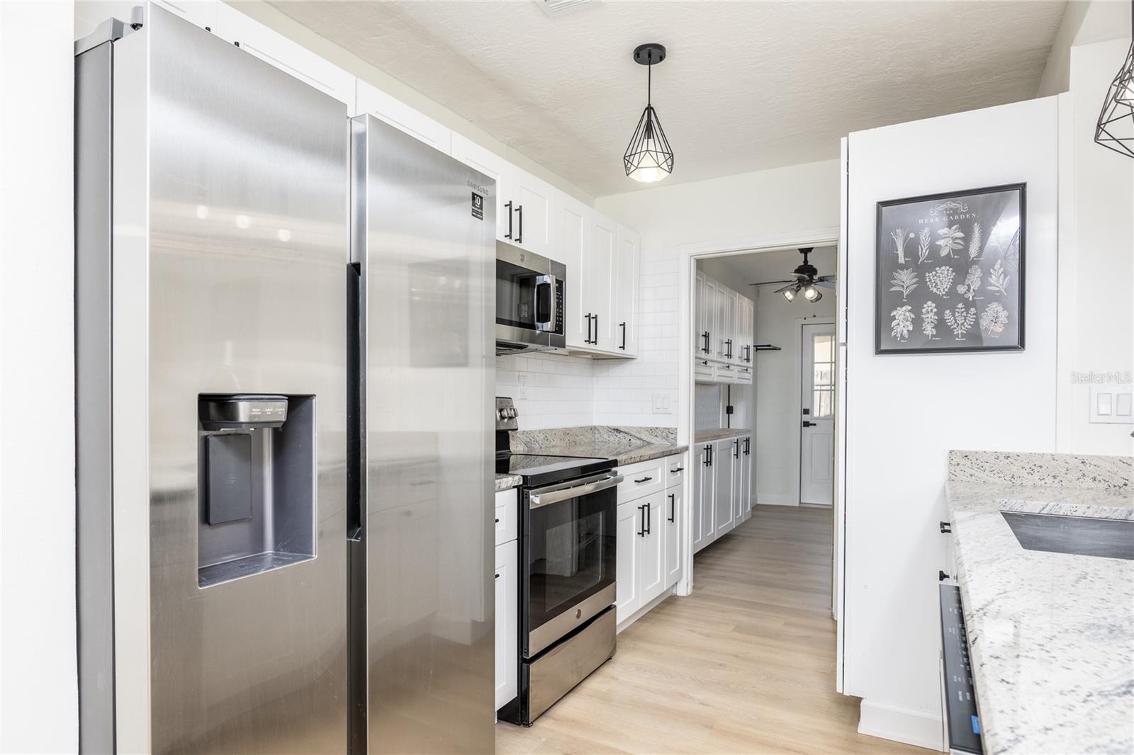 Image 10 of 41 For 5681 Cedar Street Ne