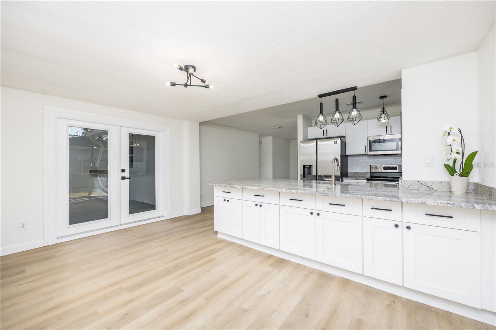 Image 12 of 41 For 5681 Cedar Street Ne