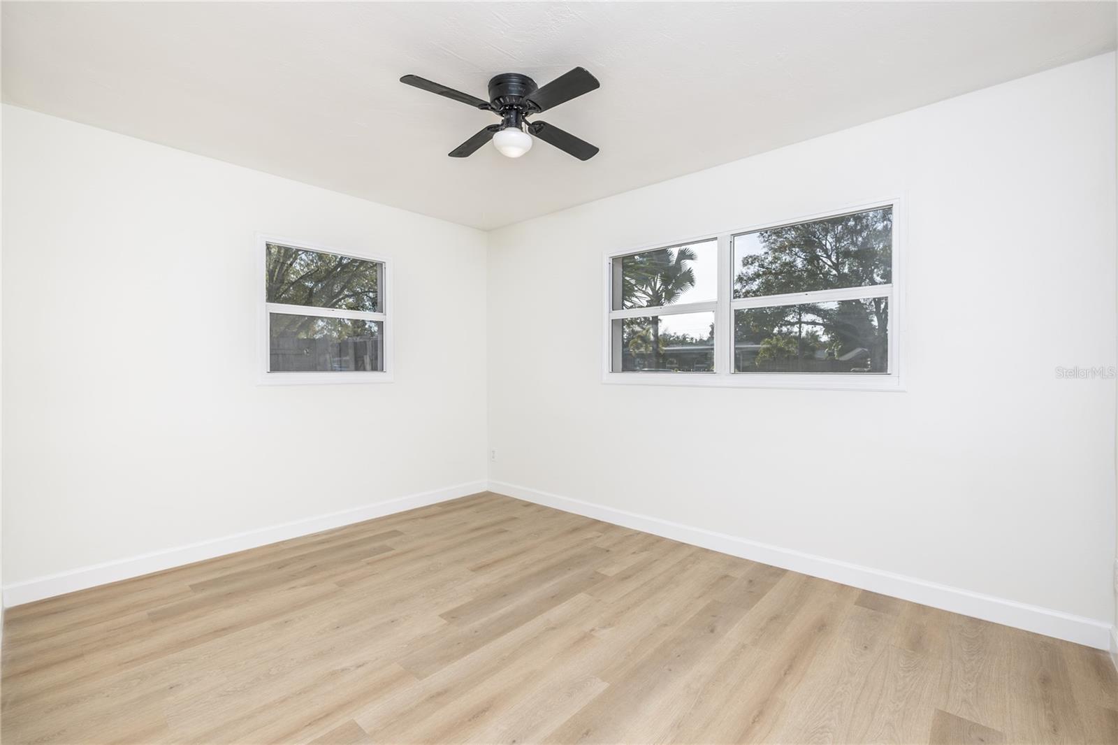 Image 25 of 41 For 5681 Cedar Street Ne