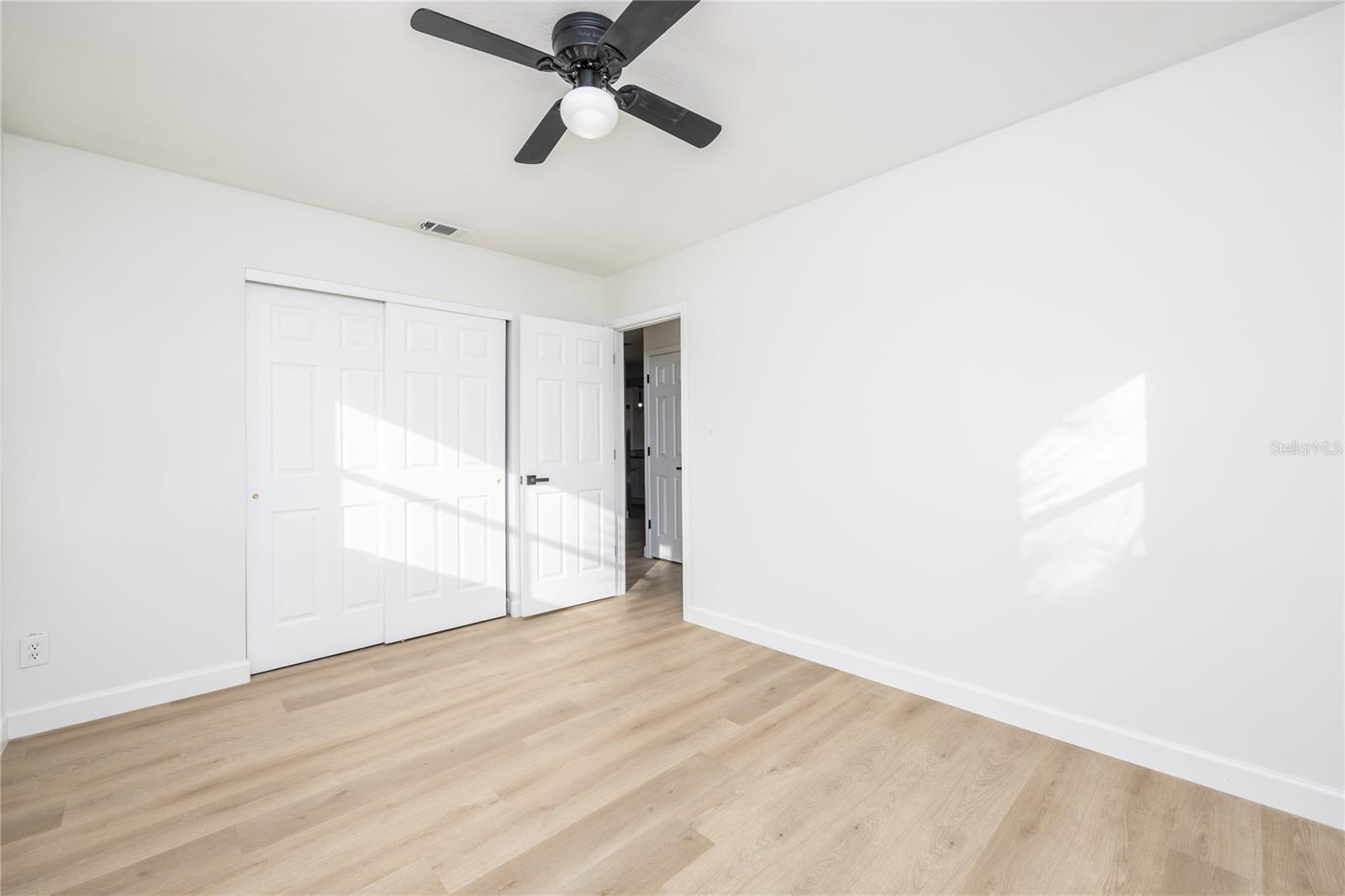 Image 26 of 41 For 5681 Cedar Street Ne