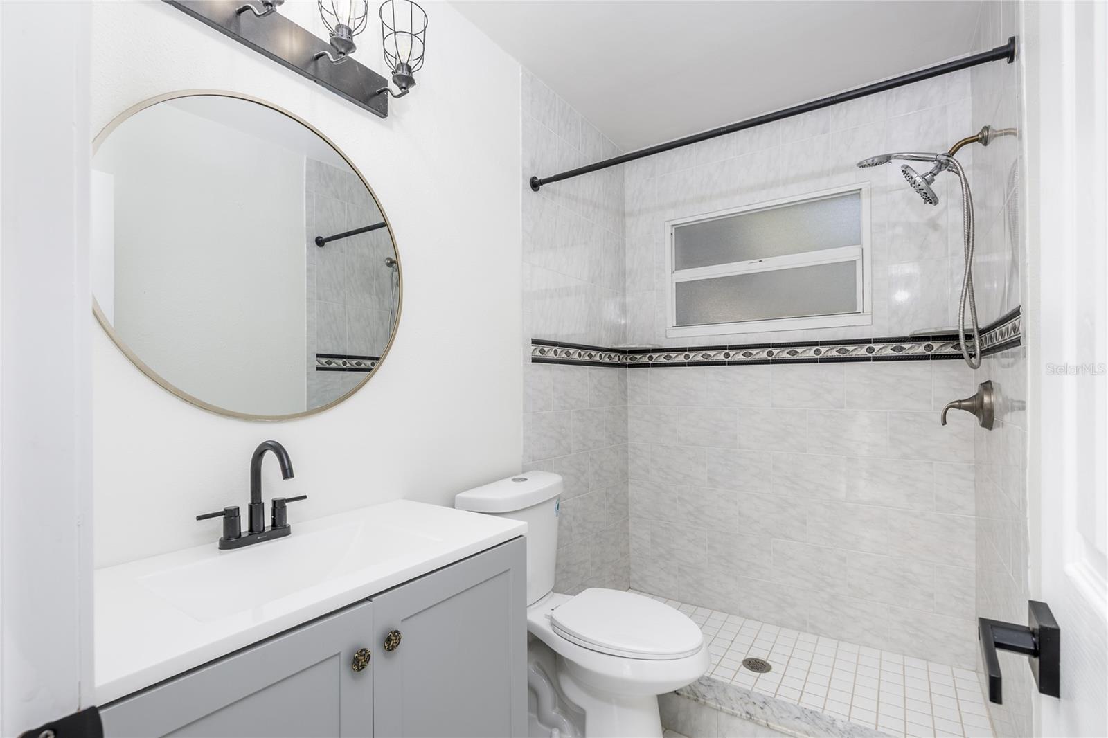 Image 27 of 41 For 5681 Cedar Street Ne