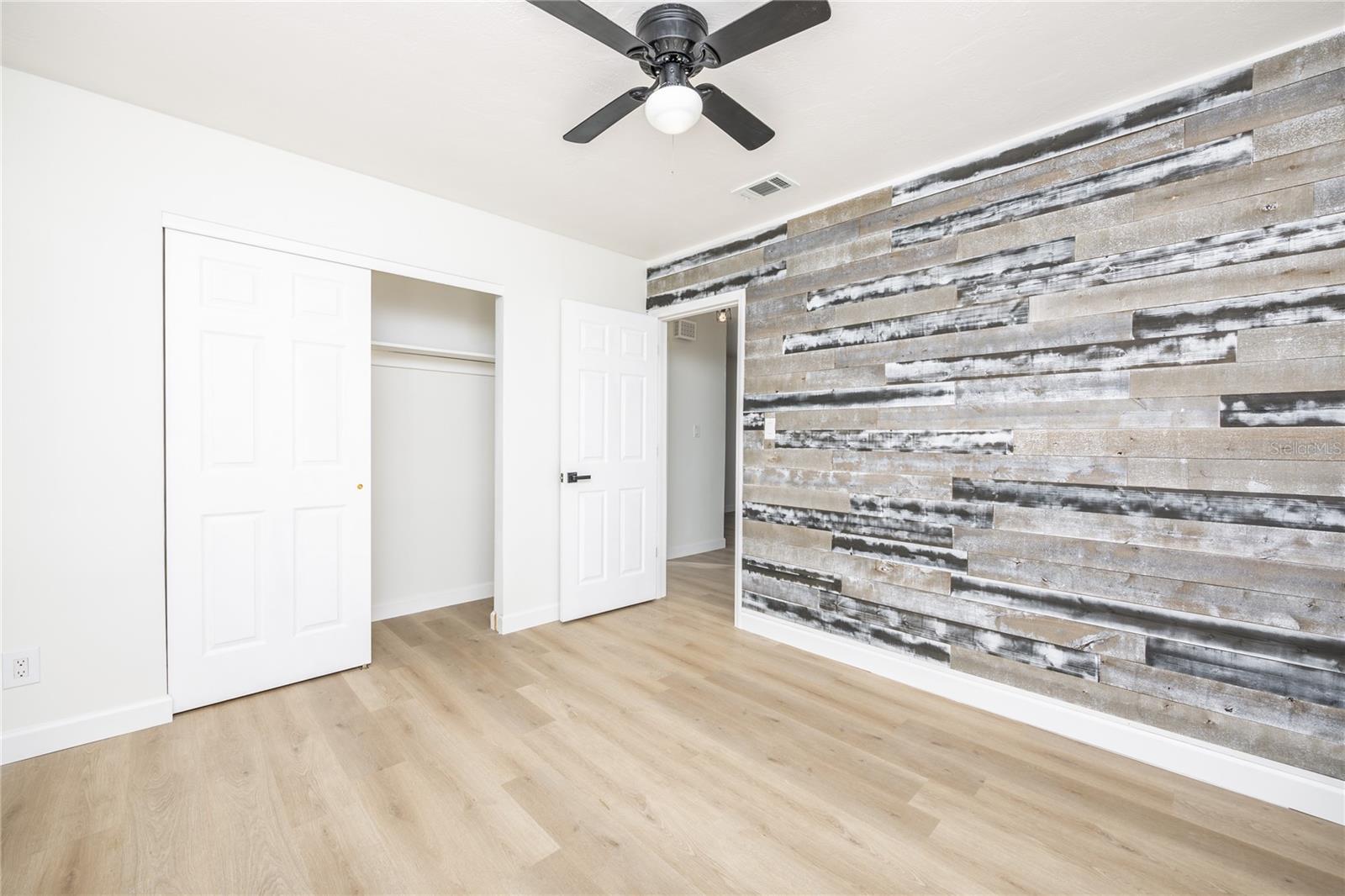 Image 29 of 41 For 5681 Cedar Street Ne