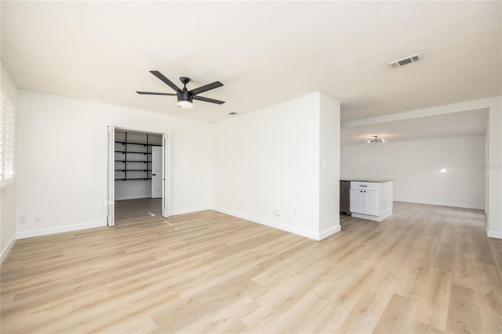 Image 8 of 41 For 5681 Cedar Street Ne