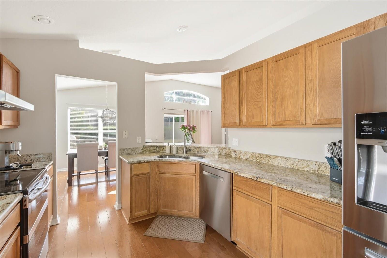 Image 20 of 34 For 5522 Terrain De Golf Drive