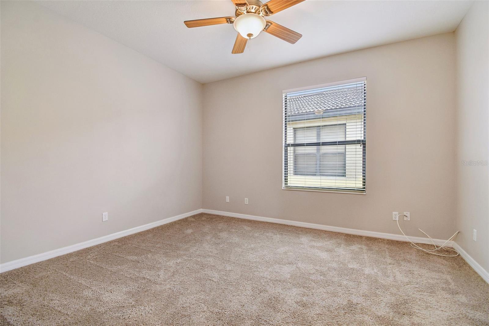 Image 11 of 67 For 127 Silver Falls Drive