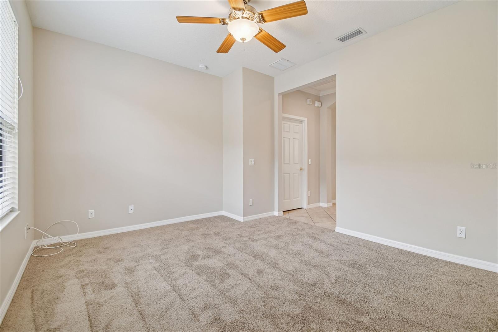 Image 13 of 67 For 127 Silver Falls Drive