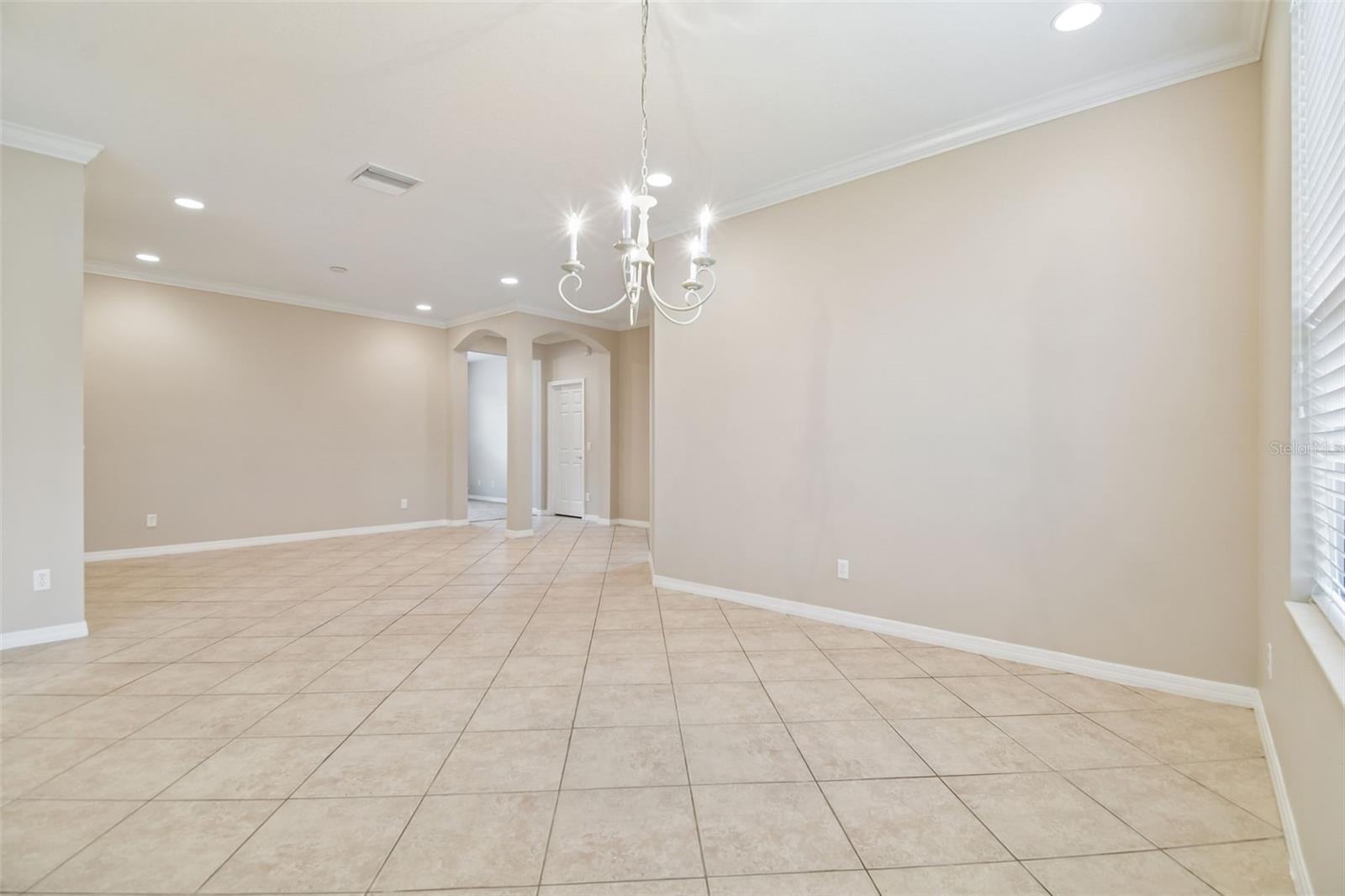 Image 15 of 67 For 127 Silver Falls Drive