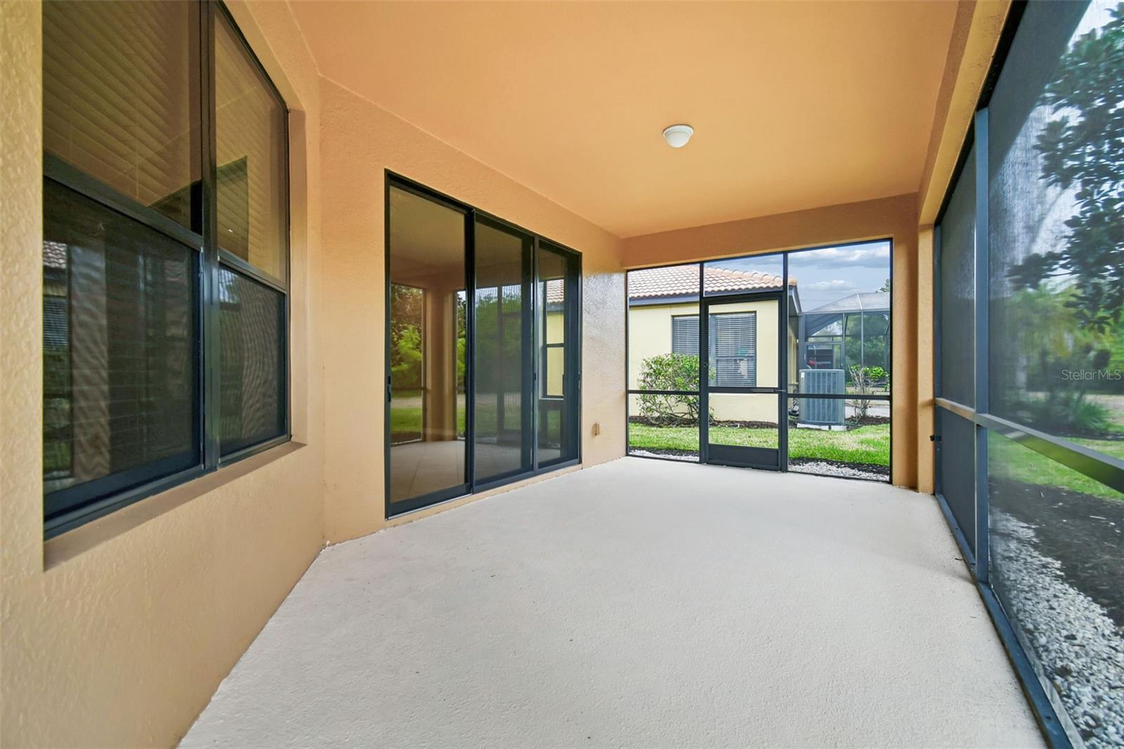 Image 43 of 67 For 127 Silver Falls Drive