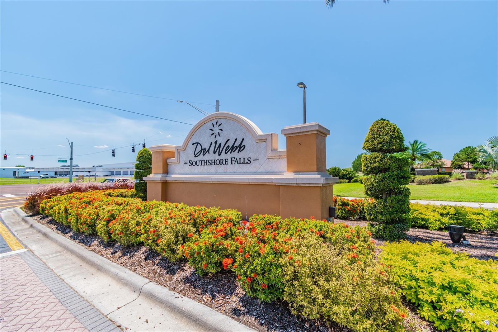 Image 51 of 67 For 127 Silver Falls Drive