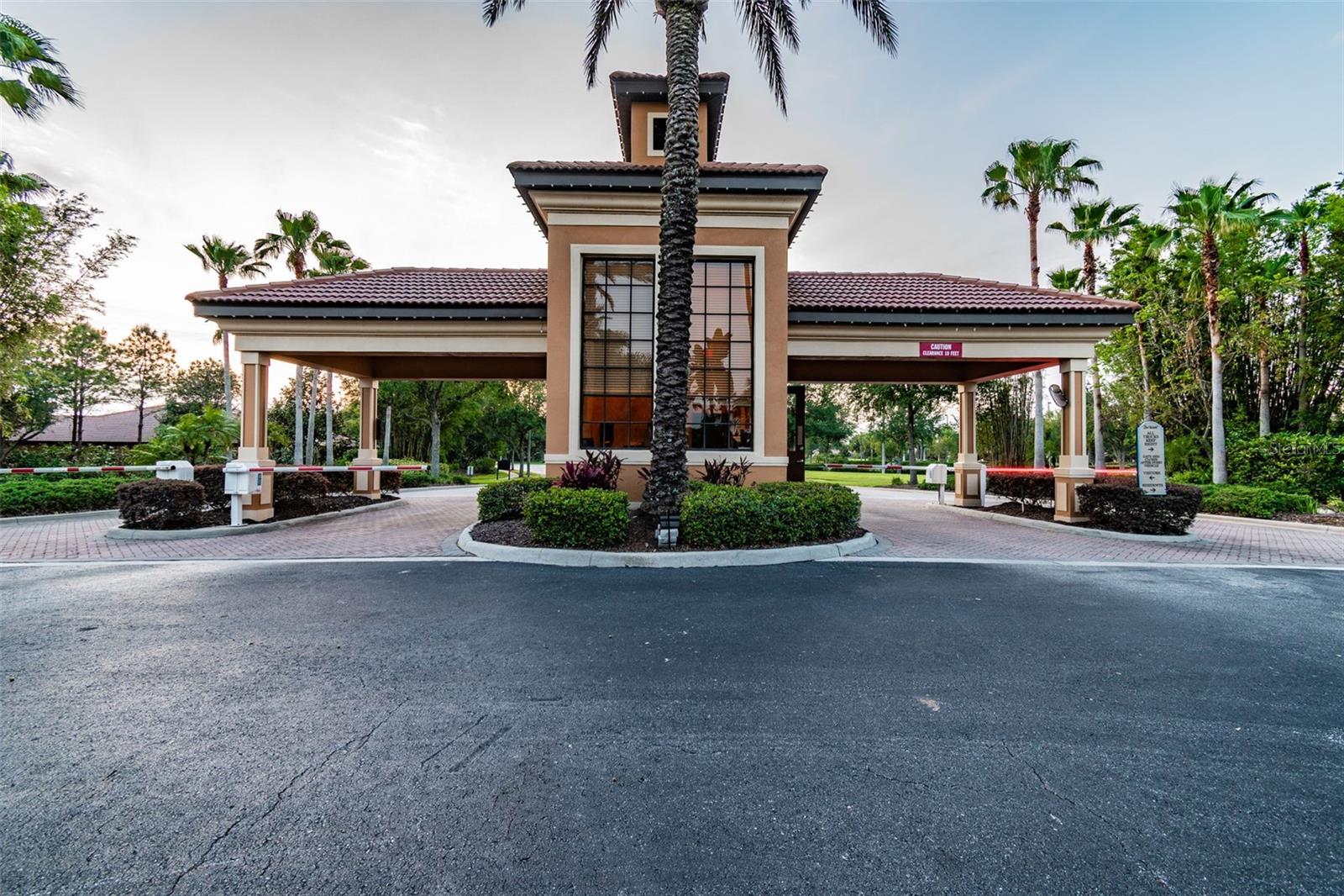 Image 52 of 67 For 127 Silver Falls Drive