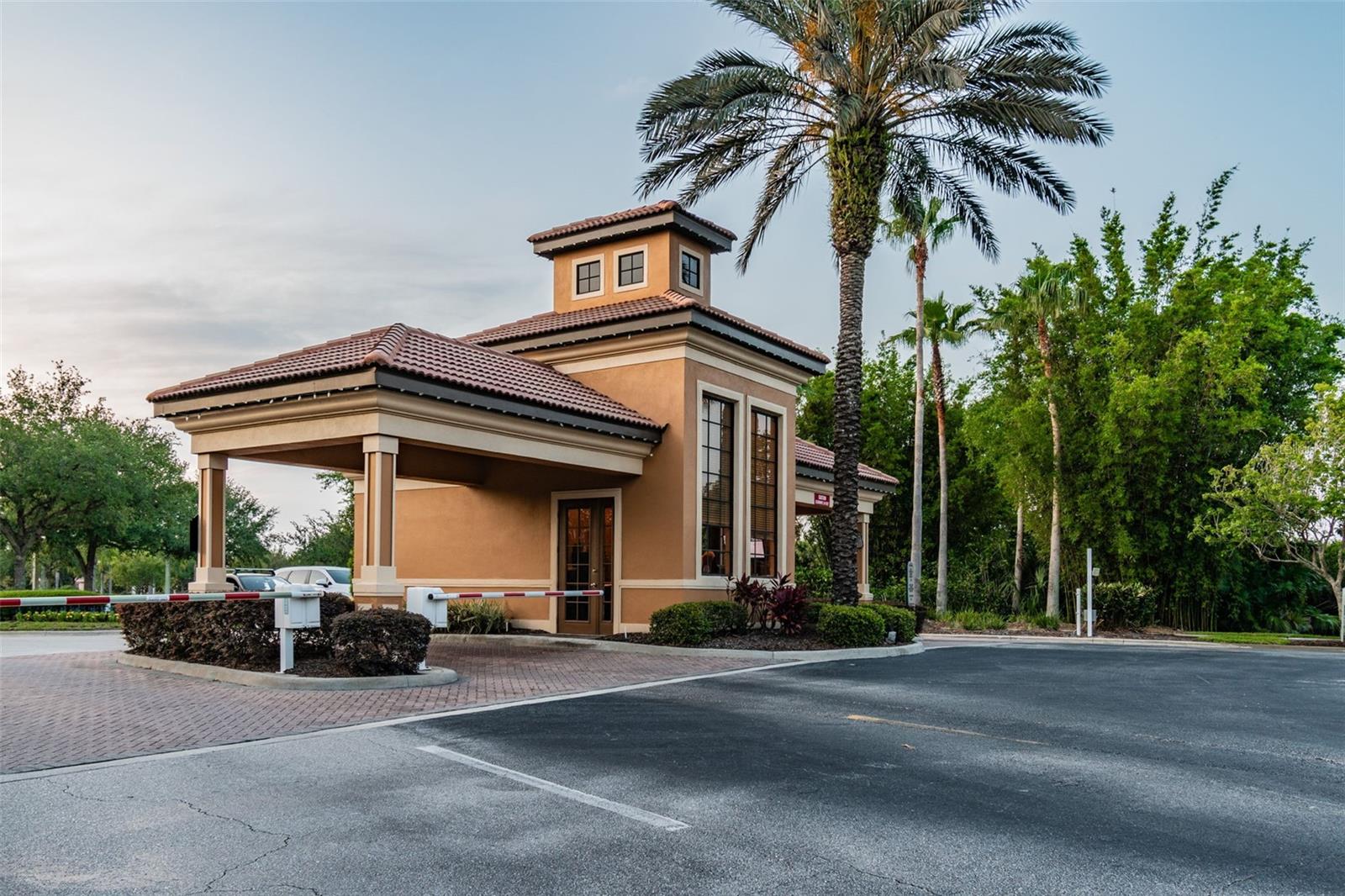 Image 53 of 67 For 127 Silver Falls Drive