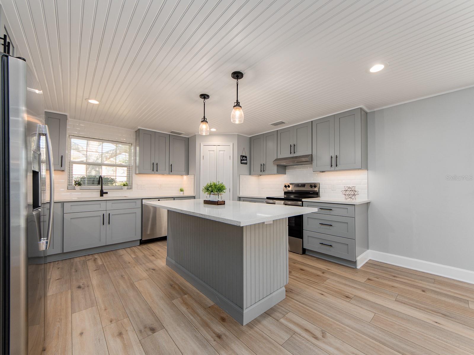 Image 12 of 43 For 1241 Hercules Avenue