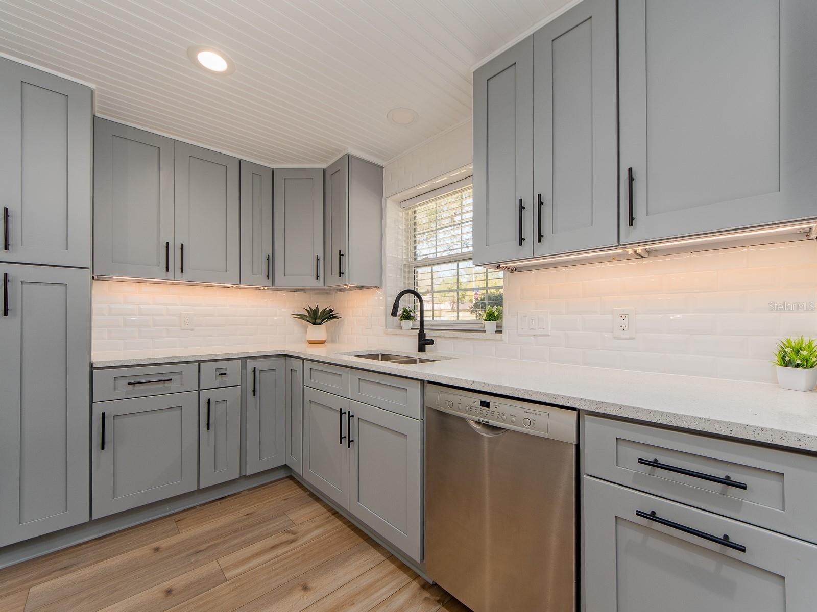 Image 14 of 43 For 1241 Hercules Avenue