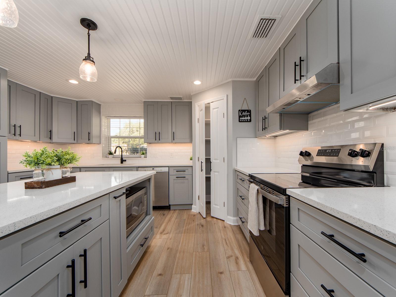 Image 15 of 43 For 1241 Hercules Avenue