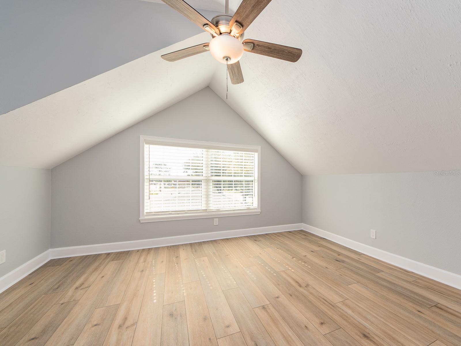 Image 27 of 43 For 1241 Hercules Avenue