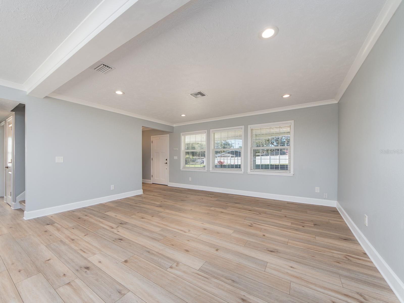 Image 6 of 43 For 1241 Hercules Avenue