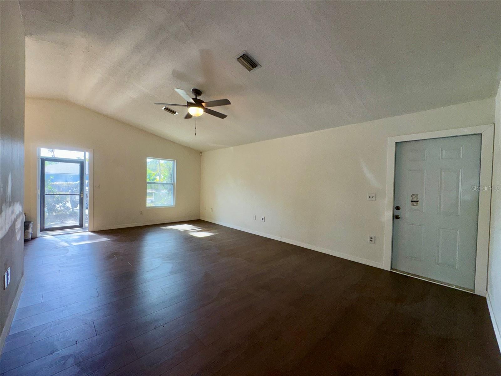 Image 6 of 22 For 1837 6th Avenue E