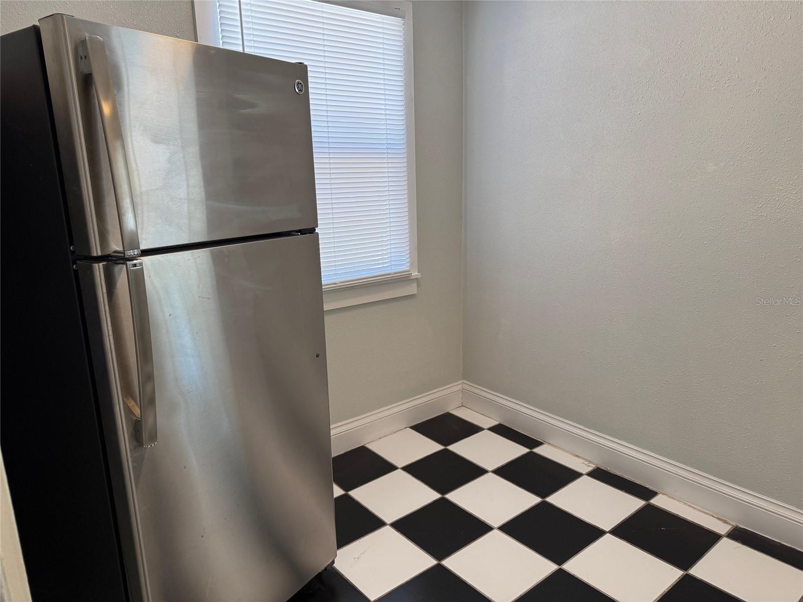 Image 11 of 25 For 2708 9th Avenue N